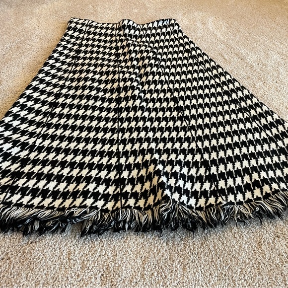 Versona Black & White Houndstooth A-Line Skirt - Picture 4 of 4